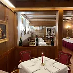 ホテル ラジャディーラ ＆ スパ 4*