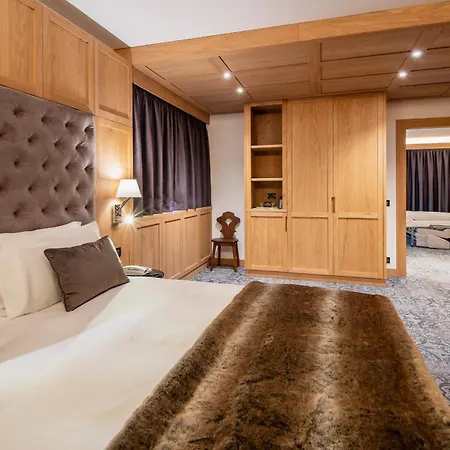 Hotel Lajadira & 4*