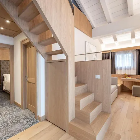 호텔 Lajadira & 코르티나 담페조