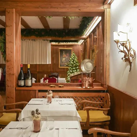 Lajadira & Отель