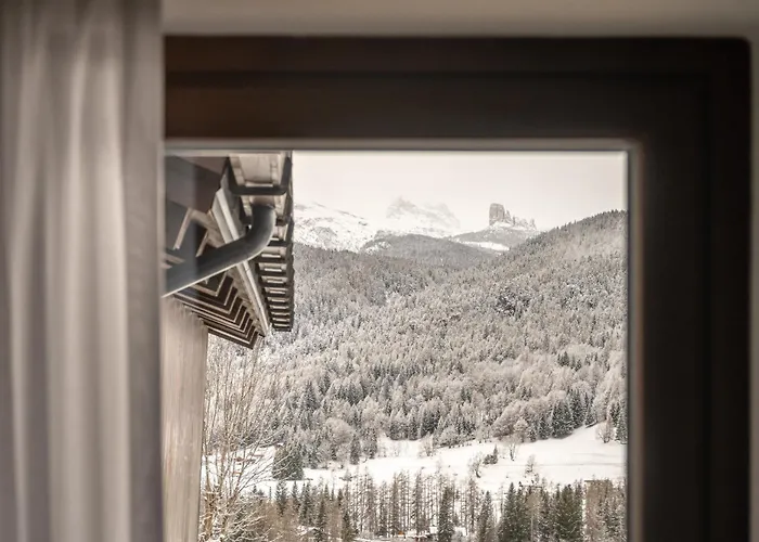Lajadira & Hotel 4*
