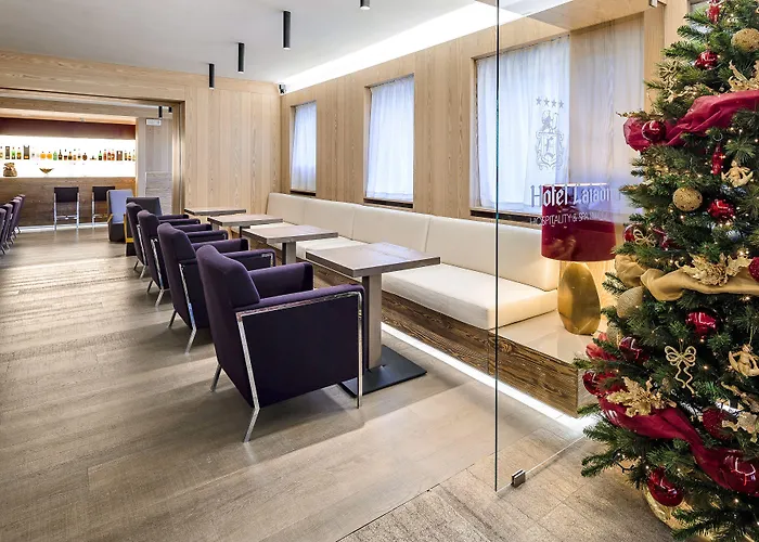 Hotel Lajadira &