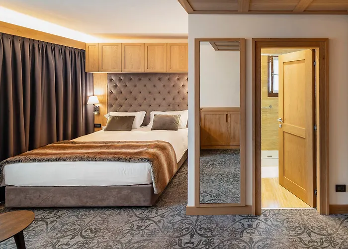 Hotel Lajadira &