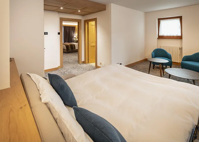 Lajadira & Hotel 4*