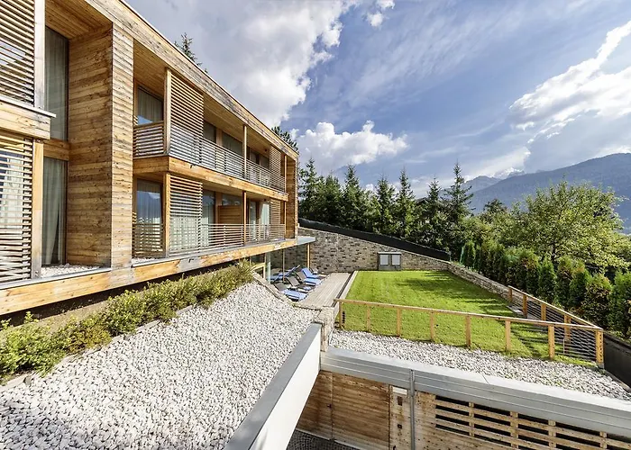 Hotel Lajadira &