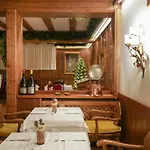 Lajadira & Hotel