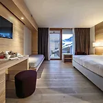 Hotel Lajadira &