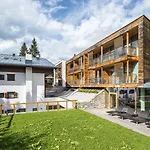 Hotel Lajadira & 4*