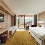Hotel Lajadira &