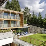 Lajadira & Hotel Cortina d'Ampezzo