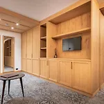 Lajadira &