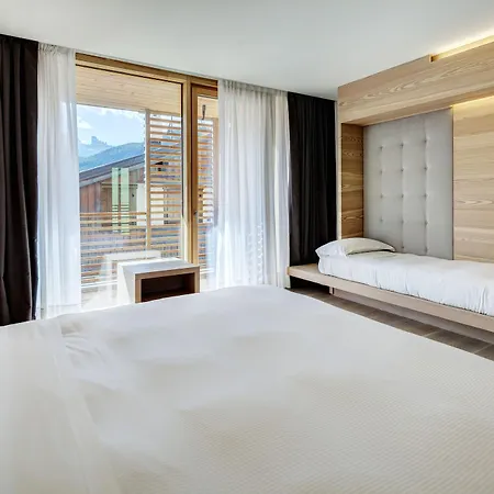 Lajadira & Hotel 4*