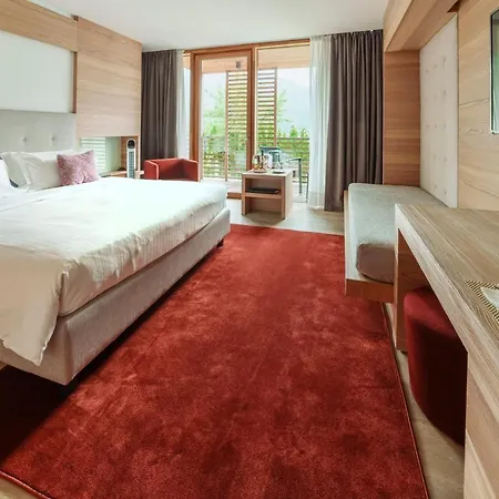 Hotel Lajadira &