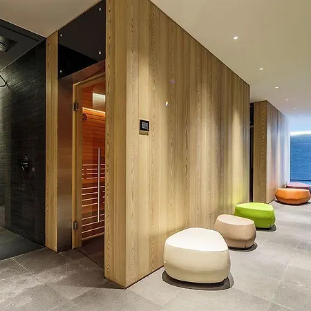 Hotel Lajadira & 4*