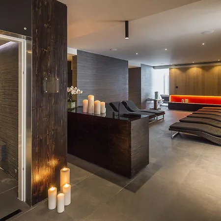 Lajadira & Hotel 4*