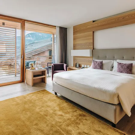 Otel Lajadira & 4*