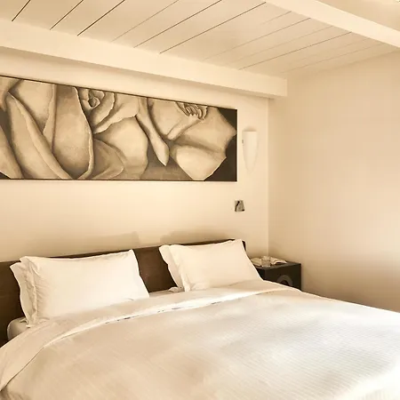Otel Lajadira &