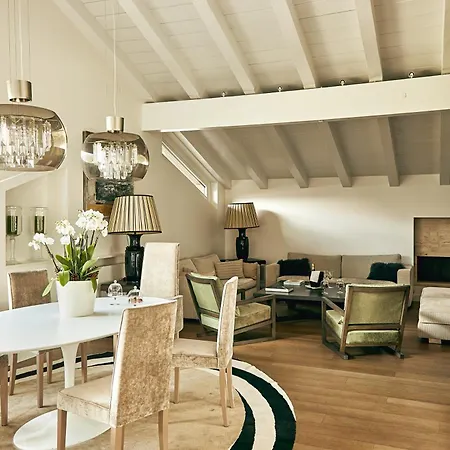 Lajadira & Hotel 4*