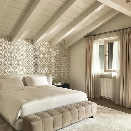 Otel Lajadira & 4*