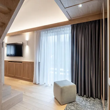 Lajadira & 4* Cortina dʼAmpezzo