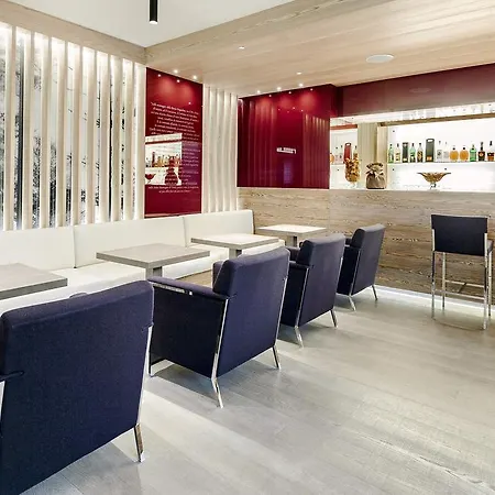 Hotel Lajadira & 4*