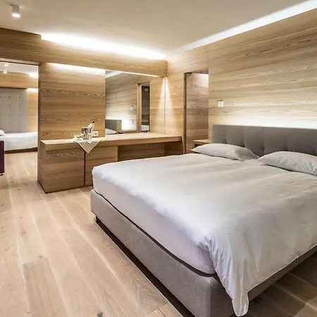 Lajadira & Hotel Cortina d'Ampezzo