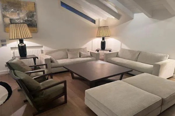 Lajadira & Hotel 4*